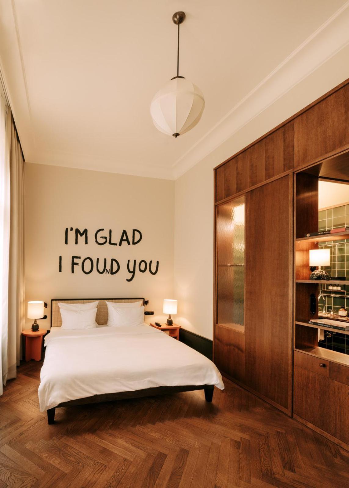 Boutique Hotel Chateau Royal Berlin Eksteriør bilde A wall sticker